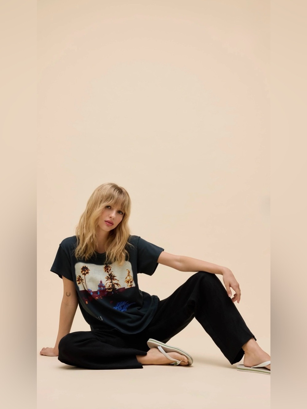 Daydreamer Eagles Hotel California Reverse GF Tee - Picture 3 of 6